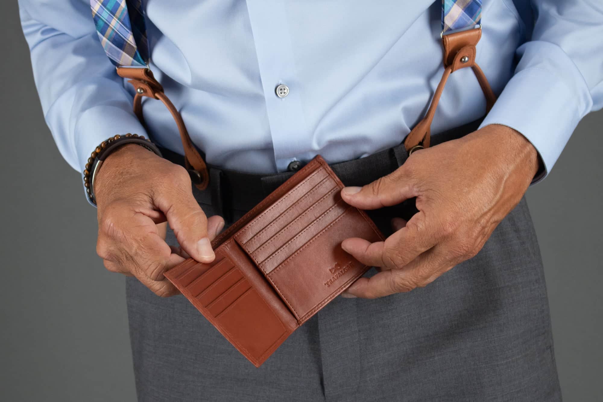 Sergio Genuine Leather 8-Slot Bi-Fold RFID Wallet - Image 9